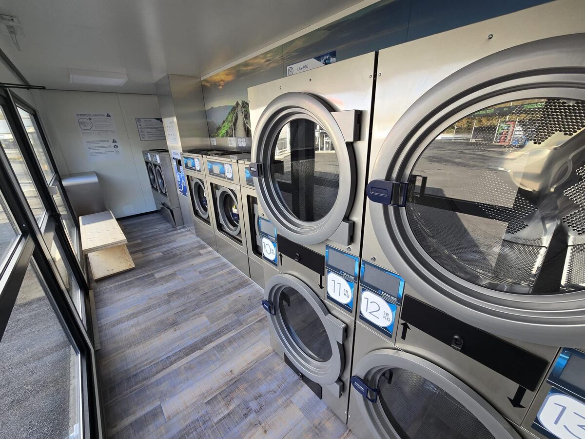Machines à laver professionnelles 18kg laverie - Installation Expertise Lavage Auto