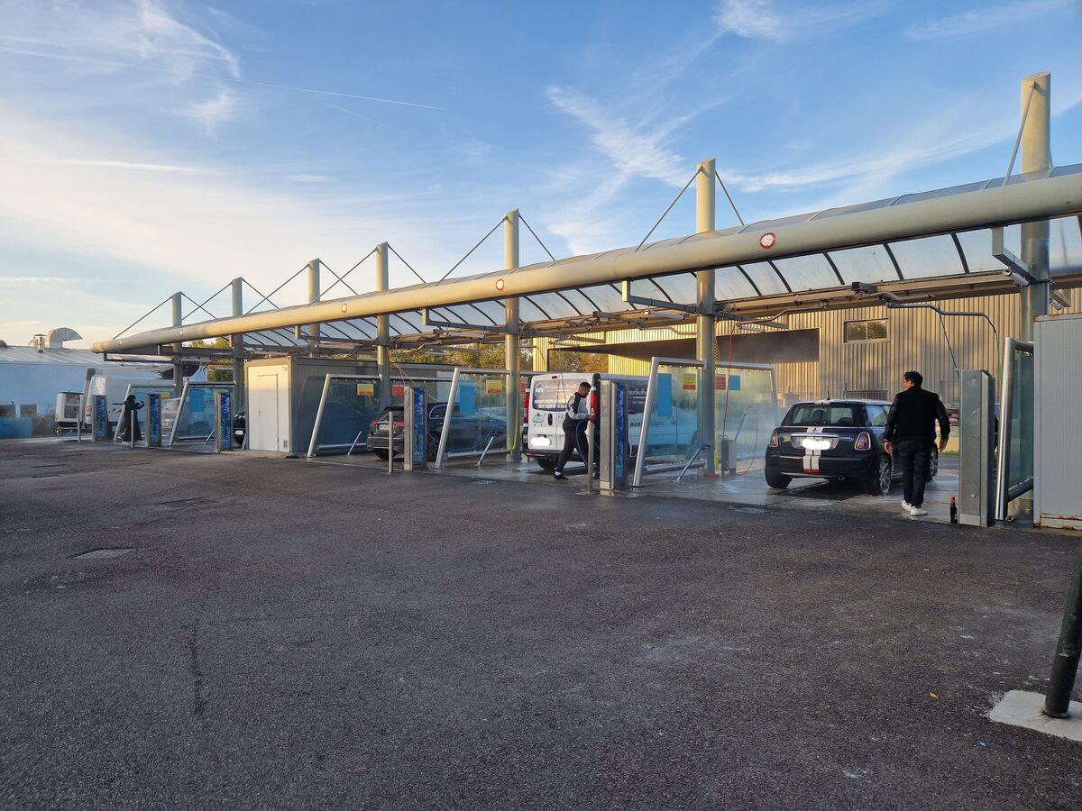 Zone aspirateurs 3400W station lavage - Réalisation Expertise Lavage Auto