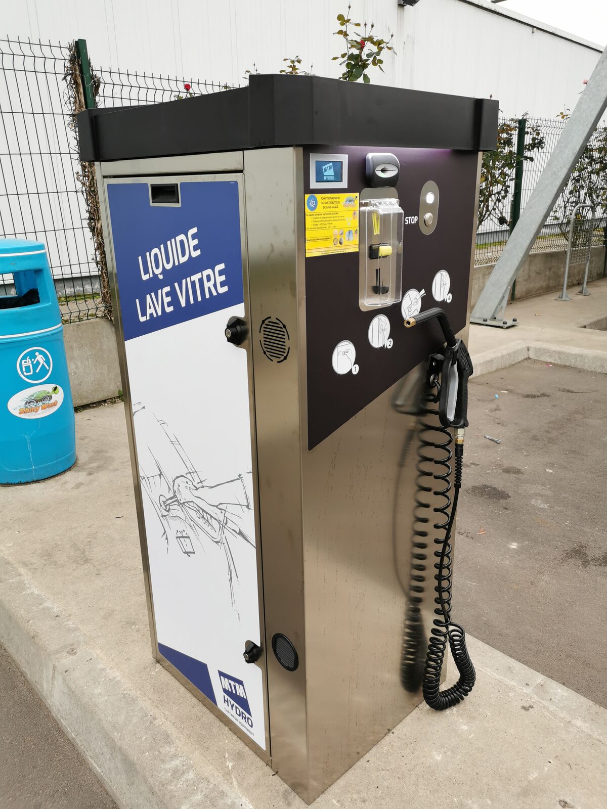 Pistes de lavage de nuit - Station Shiny Wash Expertise Lavage Auto