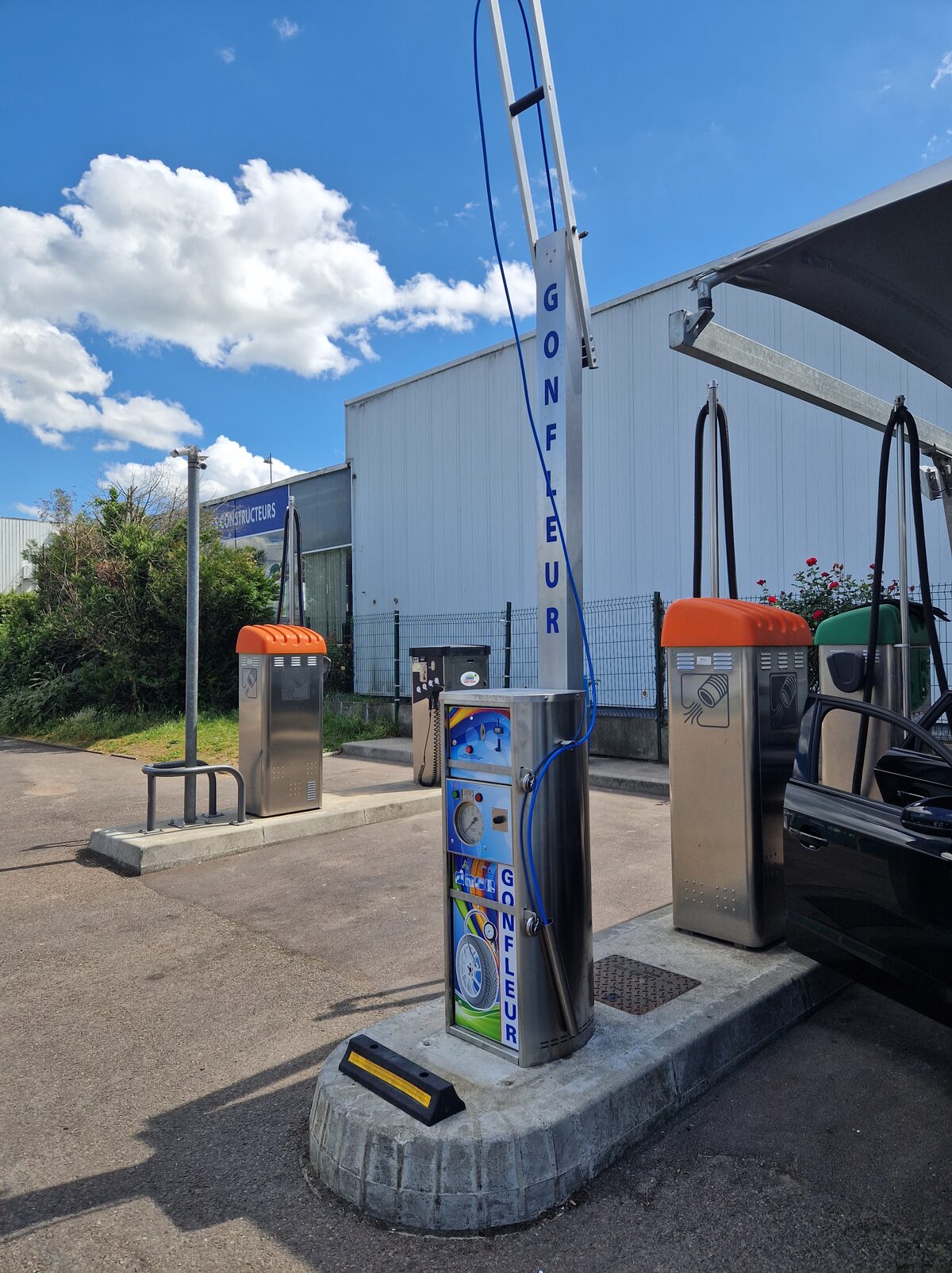 Laverie automatique Shiny Laundry - Équipement Expertise Lavage Auto