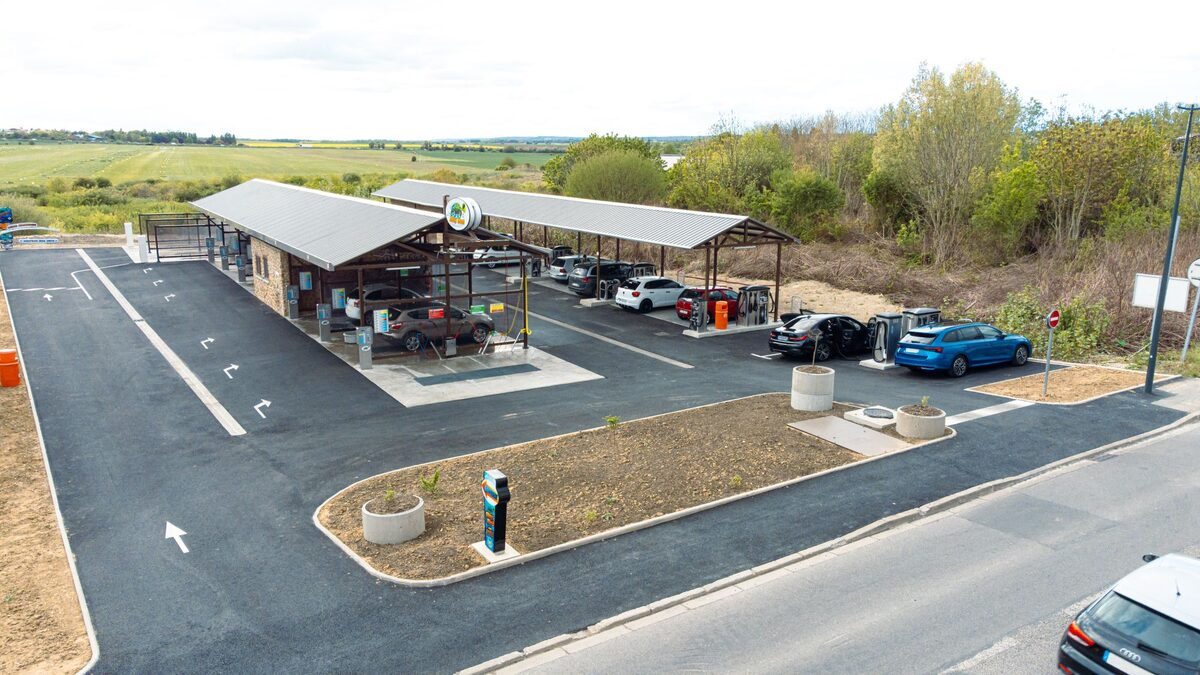 Station de lavage auto clé en main Saint-Cyr-l'École - Réalisation Expertise Lavage Auto France
