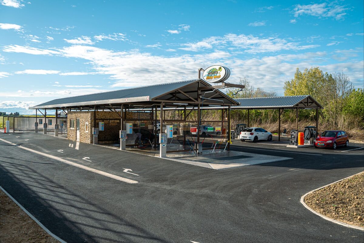 Vue ensemble station lavage 6 pistes - Réalisation Expertise Lavage Auto