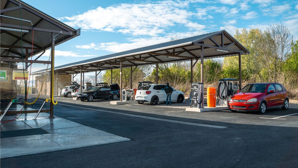 Îlot aspirateurs professionnels 3000W - Installation Expertise Lavage Auto