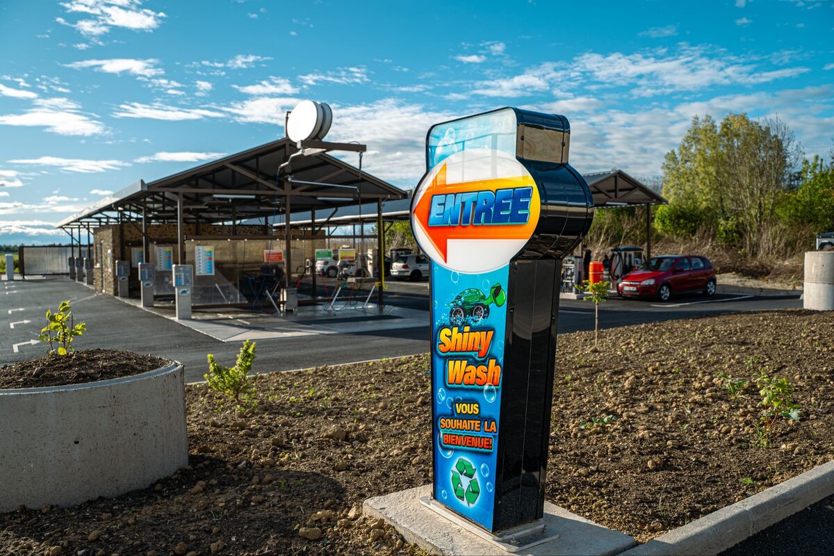 Entrée centre de lavage clé en main - Projet Expertise Lavage Auto