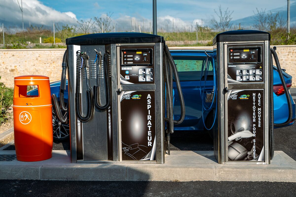 Îlots aspirateurs station lavage auto - Réalisation Expertise Lavage Auto